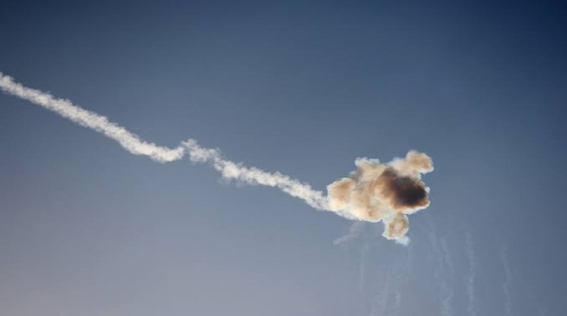 القيادة الوسطى الأمريكية تنفذ 4 ضربات صاروخية ضد اليمن